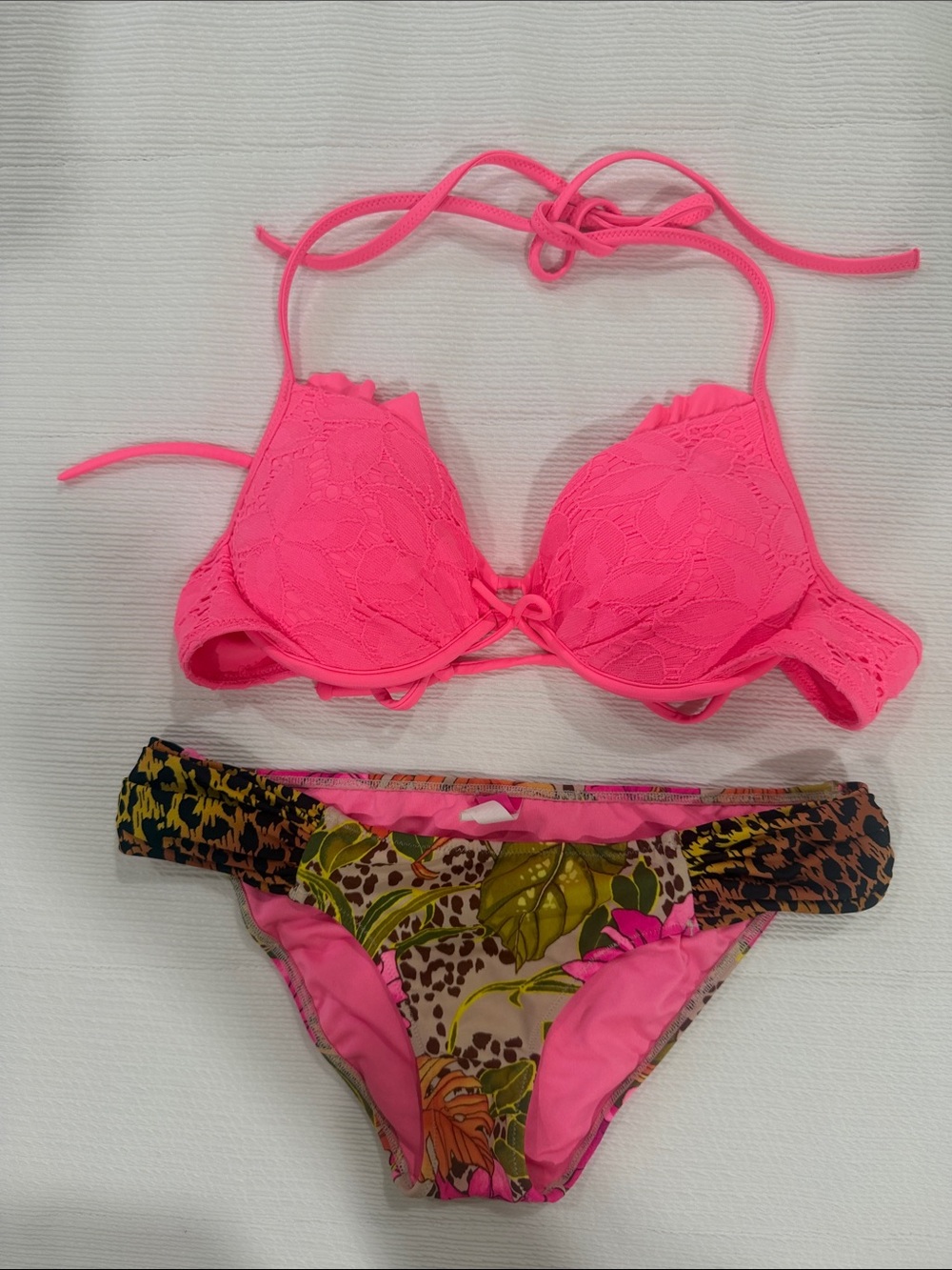Victoria's Secret Neon Pink Lace Bikini 32B/XS